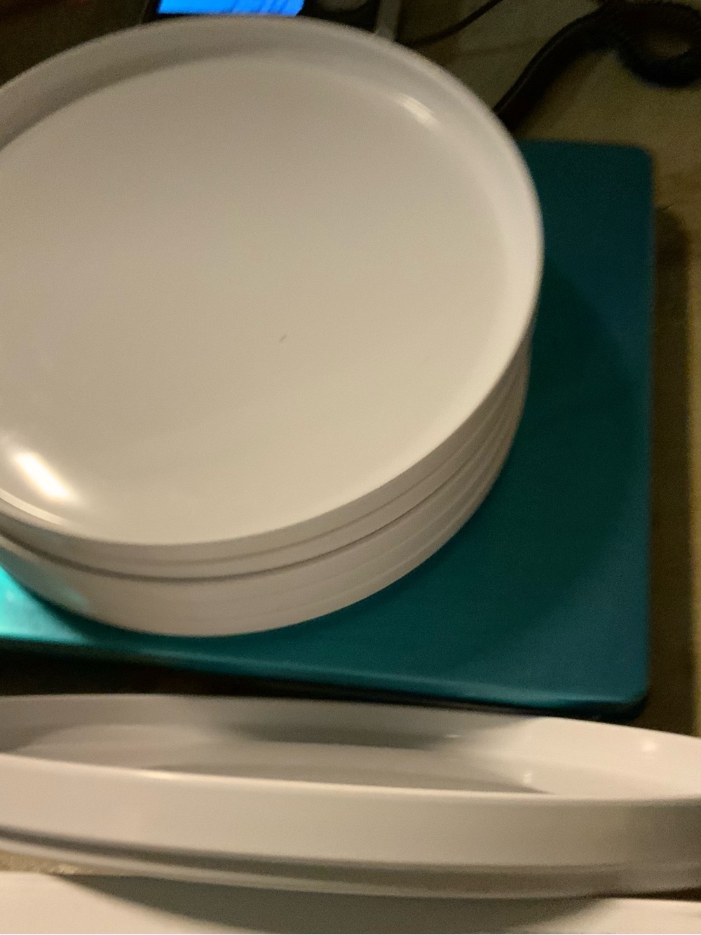 Threshold White plastic Dinner Plates - Classic Stackable Set 6 piece